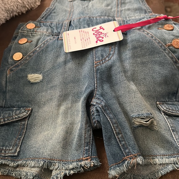 Overall shorts - Picture 2 of 8